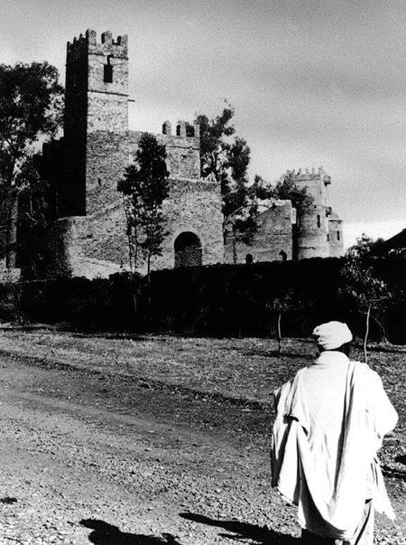 the_castle_of_emperor_yohannis_i_(1667-82)_in_gonder.jpg