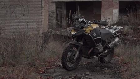 BMW Desolation, o cómo se mueve una BMW R1200GS entre paredes
