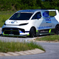 Ford quiere arrasar en la carrera más peligrosa del mundo, y lo intentará con una furgoneta eléctrica