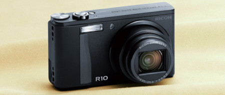 Ricoh R10, compacta, interesante y completa