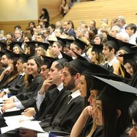 ¿Asalariados o emprendedores? Uno de cada diez universitarios monta un negocio al acabar su carrera