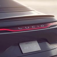 El Lucid Air cumple su amenaza contra el Tesla Model S y destroza en vídeo su récord en el cuarto de milla