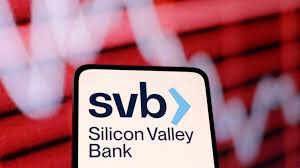 La subida de tipos no siempre viene bien a los bancos: la caída del SVB explicada