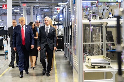Trump sends Tim Cook a clear warning regarding Apple's India strategy