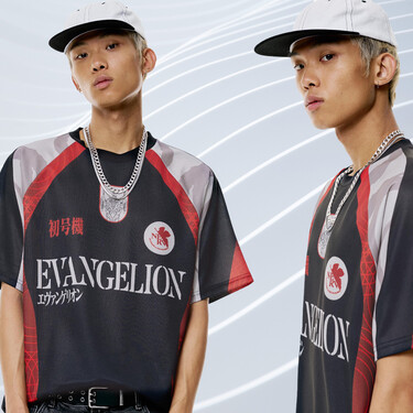 Pull&Bear combina anime y fútbol en una colección de camisetas de inspiración noventera que lo petará esta temporada