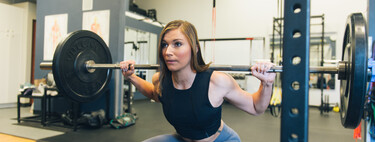 La forma perfecta de hacer sentadillas para darle forma a tus glúteos