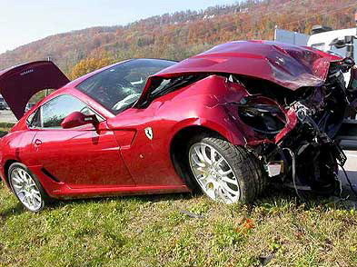 El Ferrari 599 GTB destrozado del jefe de Fiat, Sergio Marchionne