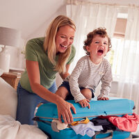 Cómo enseñar a los niños a preparar su equipaje para las vacaciones: siete claves imprescindibles