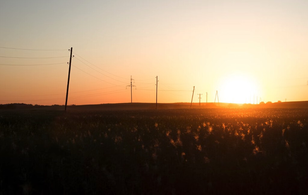 En plena ola de calor, la luz cae un 22%: el tope al gas ya se deja notar en su primer día