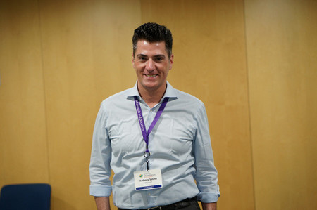 "No podemos dar herramientas innovadoras y hacer que enseñen al viejo estilo" Anthony Salcito de Microsoft