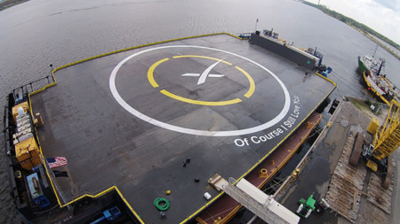 Nuevo reto para SpaceX: aterrizar el cohete Falcon 9 sobre una barcaza en el mar