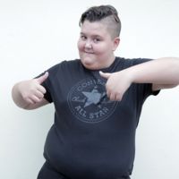 Un niño con obesidad se niega a comer sano porque dice que "le van a arruinar la infancia"