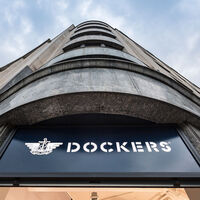 Dockers arrasa en sus rebajas y no con unos chinos: esta chaqueta casual es la culpable porque pasa de 120 a menos de 60 euros 