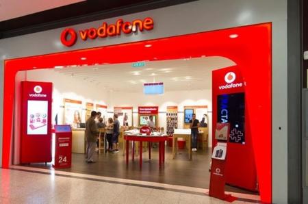 Vodafone ofrecerá a todos sus clientes el doble de minutos y megas durante el verano por dos euros