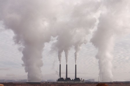 Brecha racial medioambiental: los blancos consumen menos aire contaminado, pero generan más aire contaminado
