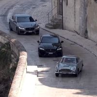 El Aston Martin DB5 es captado infraganti durante la filmación de “No Time to Die”