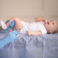 Madrid comienza a vacunar gratis contra la meningitis B a todos los bebés nacidos desde noviembre 2022 