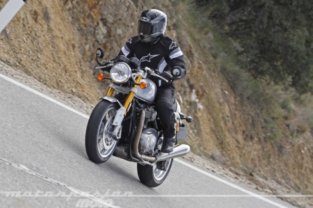 Triumph Thruxton 10