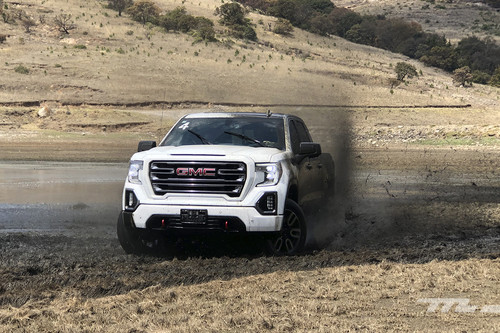 Manejamos la GMC Sierra 2019: la cara bonita de un V8 sin miedo al trato rudo