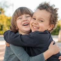 Estas son las siete características de los niños con buenas habilidades sociales 