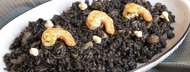Risotto negro: una receta cremosa, fácil y espectacular 