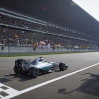 Mercedes ya no corre sola 