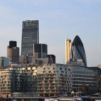 Coches a 24 km/h y prioridad peatonal: así quiere cambiar Londres la circulación en su corazón financiero