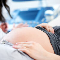 Dos embarazadas muertas, otra perdió a su bebé y la dimisión de una ministra. ¿Qué pasa con la sanidad materna en Portugal? 