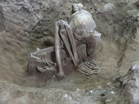 A tightly folded skeleton found in Guangxi, China