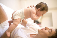 Un padre catalán consigue un permiso de lactancia de un año