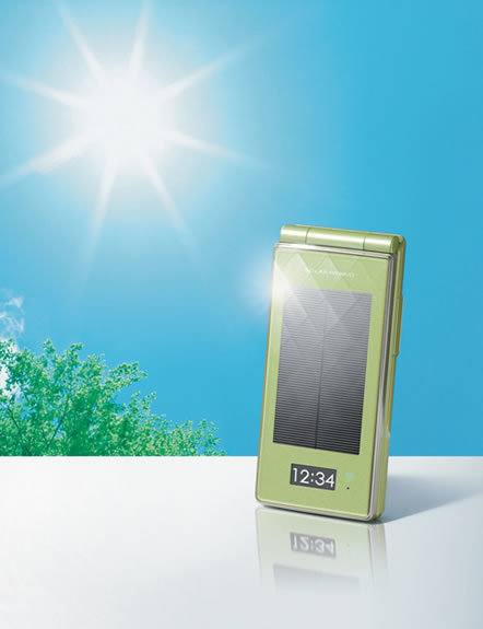 NTT DoCoMo SH-08A, un móvil solar y sumergible