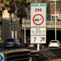 Más de 150 ciudades deberían tener ya una ZBE, pero sólo 14 las han puesto en marcha. El Gobierno no multará al resto
