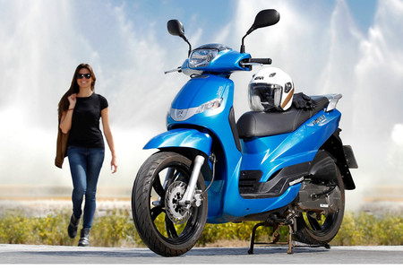 Peugeot Tweet Correos 2020 2