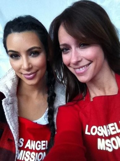 El día que Jennifer Love Hewitt, Kim Kardashian y Zoe Saldaña jugaron a las cocinitas