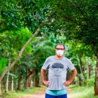 "Voy a convertirlo en un enorme parque verde": el jubilado que cambió para siempre un descampado plantando más de 41.000 árboles