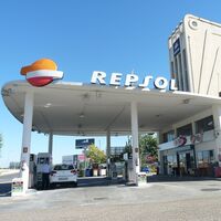 2020, el año en el que el petróleo se desangró: en España no se echaba tan poca gasolina desde 1973