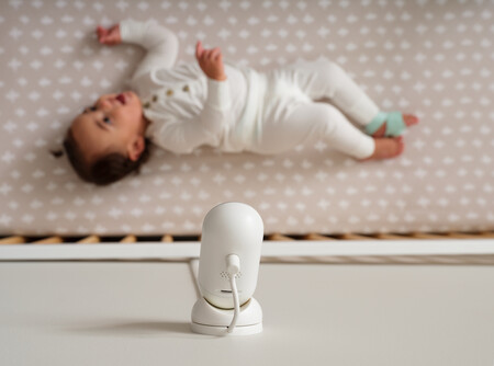 Cómo mejorar la calidad del sueño del bebé (y sus padres) con los vigilabebés de última generación