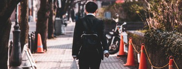 Japan faces a new crisis: the number of young people who have had their first kiss falls to historic lows