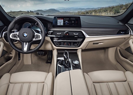 Bmw 5 Series Touring 2018 1024 28