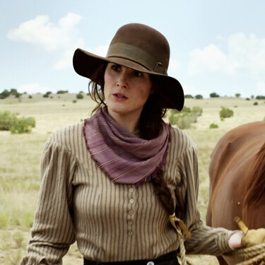 La miniserie de Netflix que reinventa el western: una mirada feminista y una trama alejada de los tópicos