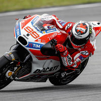 Lorenzo y Ducati mejoran el segundo día en Sepang, "estamos mucho más cerca de los de delante"
