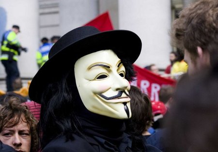 Anonymous publica ahora datos personales del presidente de la UFC
