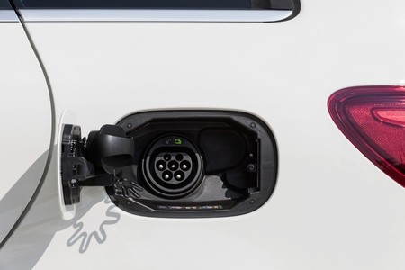 Mercedes Clase B Electric Drive Tesla Cargador
