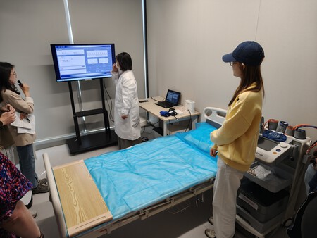 Aquí se mide y analiza el pulso, el oxígeno en sangre y se realizan electrocardiogramas | Imagen: Xataka