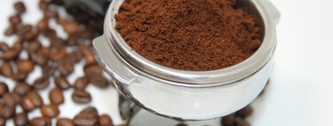 Los fontaneros se ponen de acuerdo: “Tirar café por el desagüe del fregadero puede provocar más problemas de los que soluciona”