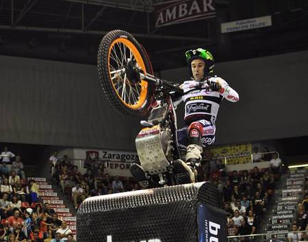 Toni Bou empieza venciendo en el Campeonato de España de Trial Indoor 2012