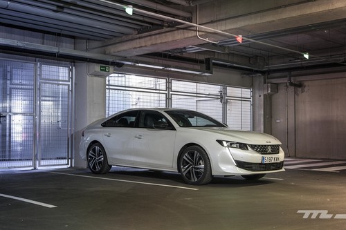 Probamos el Peugeot 508: un león con piel de berlina coupé que llega con hambre de A4, Clase C y Serie 3