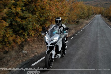 Probamos la Ducati Multistrada 1200S y te mostramos una maqueta para babear durante horas