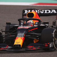 Max Verstappen pone en apuros a Mercedes y Carlos Sainz da esperanzas a Ferrari en el último día de test