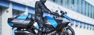 Ni eléctricas ni gasolina. A Kawasaki se le ha ocurrido un invento japonés de cinco cilindros que podría ser el futuro de las motos 